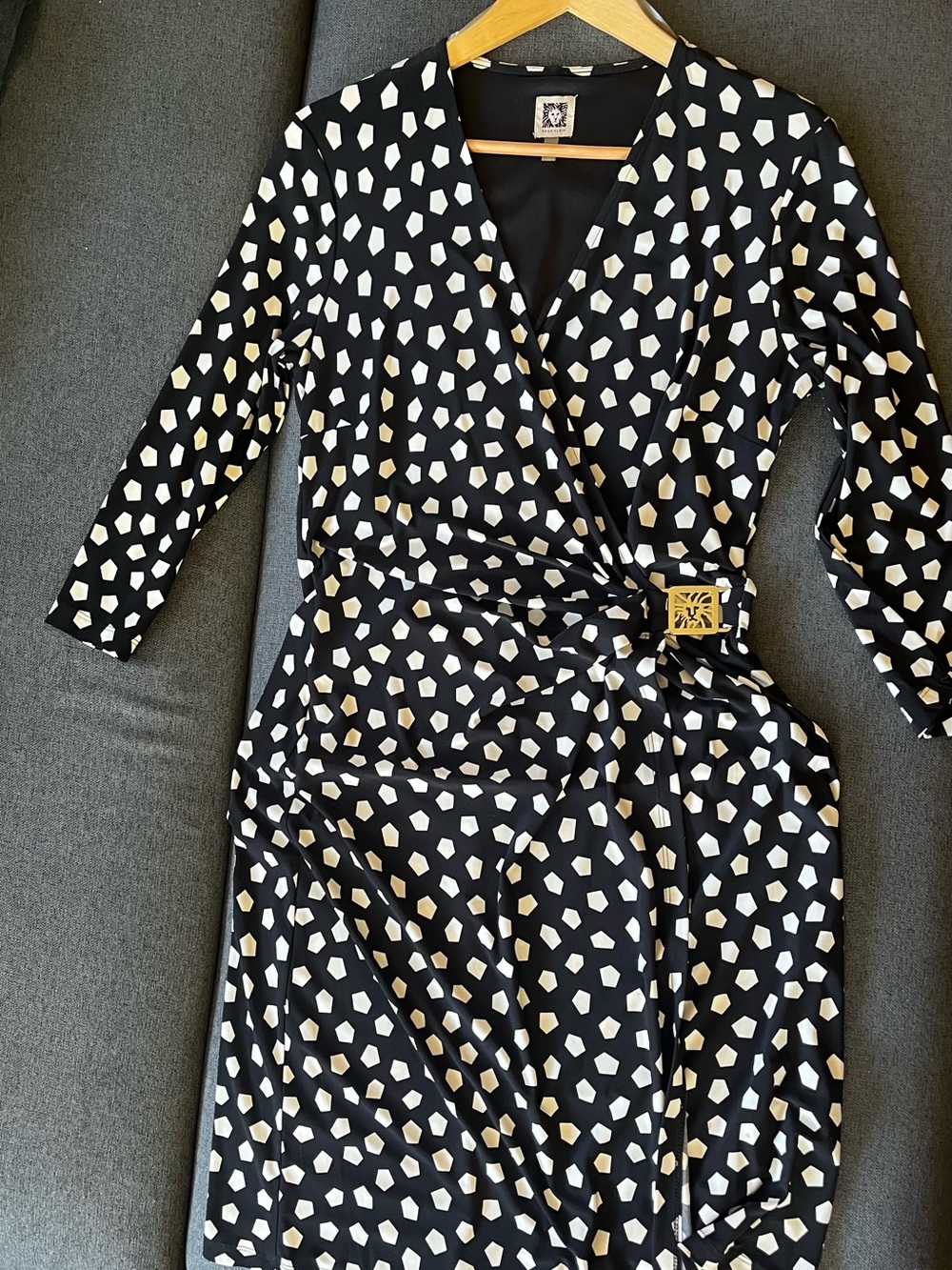 Anne Klein L Black White Geometric Faux Wrap Surplice Dress Gold Lion Buckle